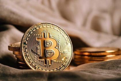Avalanche's Staking Reforms Signal Major Tokenomics Shift (AVAX)